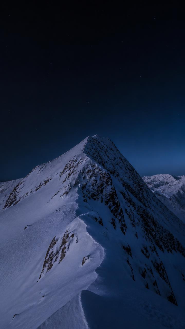 Phone format 4K wallpaper example